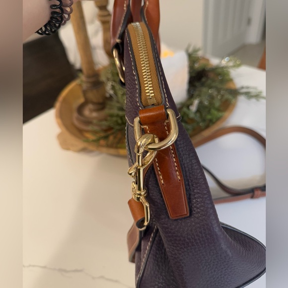 Dooney and bourke crossbody - Picture 8 of 8
